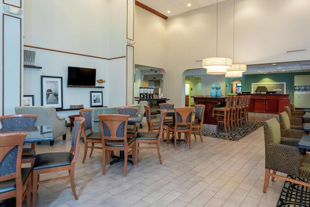 Hampton Inn & Suites Ft. Pierce photo 13