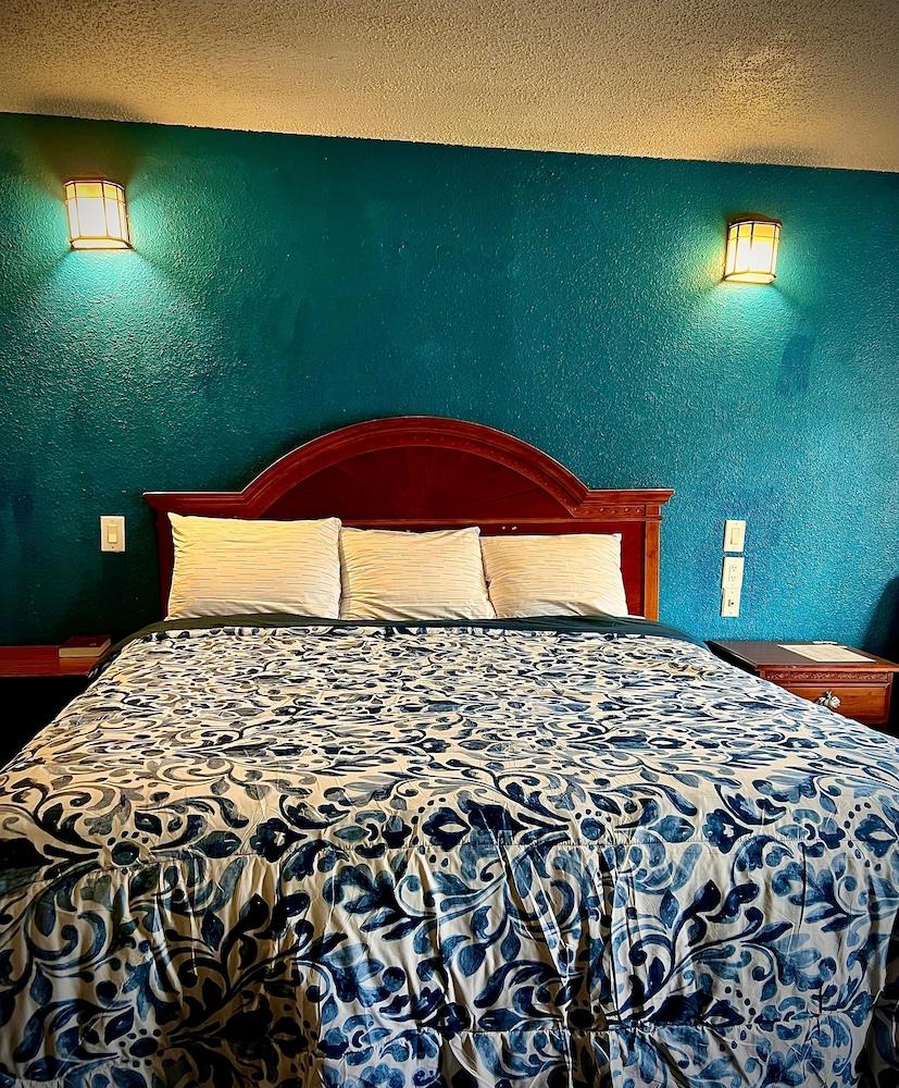 Regency Inn - Fort Sam Houston photo 10