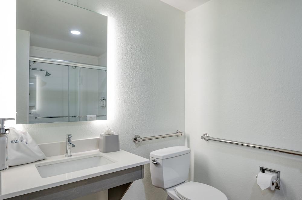 Holiday Inn Express & Suites Columbia-I-20 @ Clemson Rd by IHG photo 6