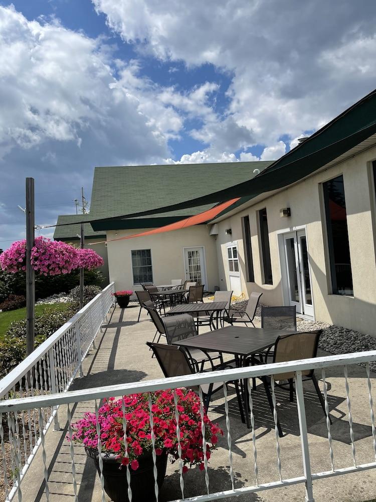 Voyager Inn photo 76