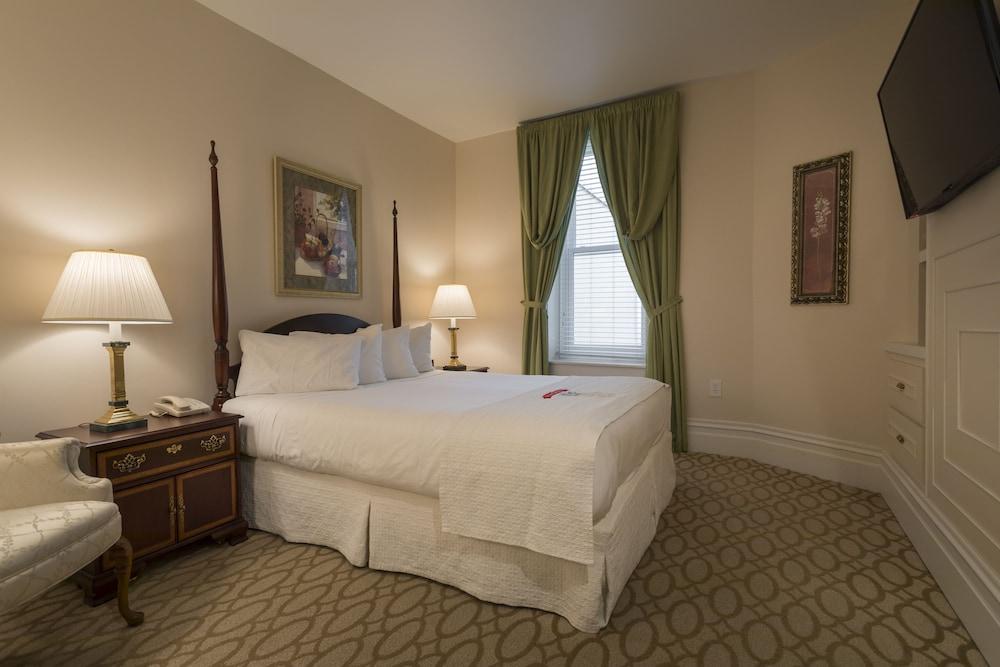 Perry Hotel photo 17