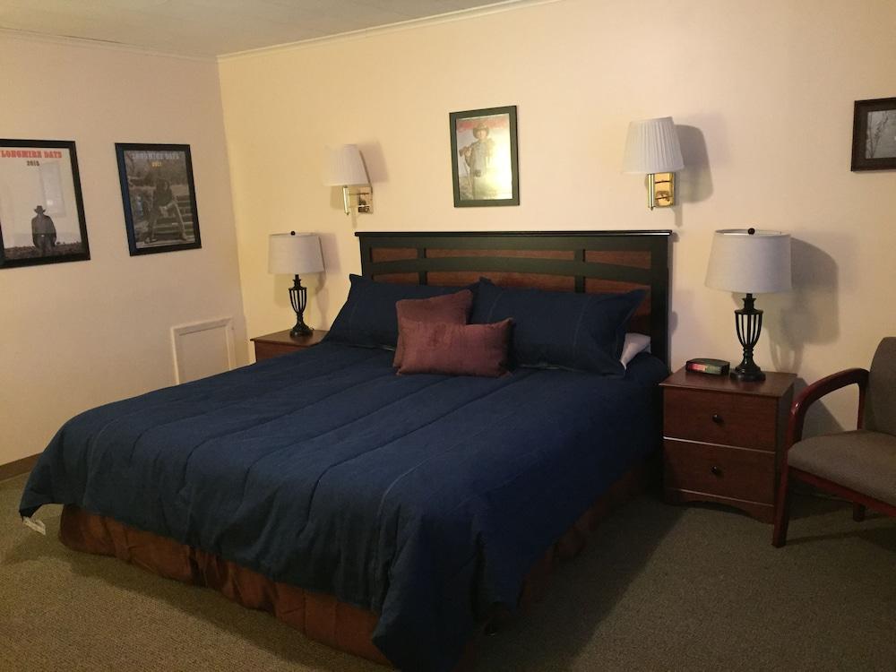 Mansion House Motel photo 2