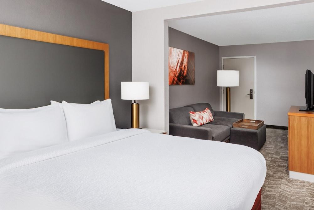 Springhill Suites by Marriott Warwick photo 9