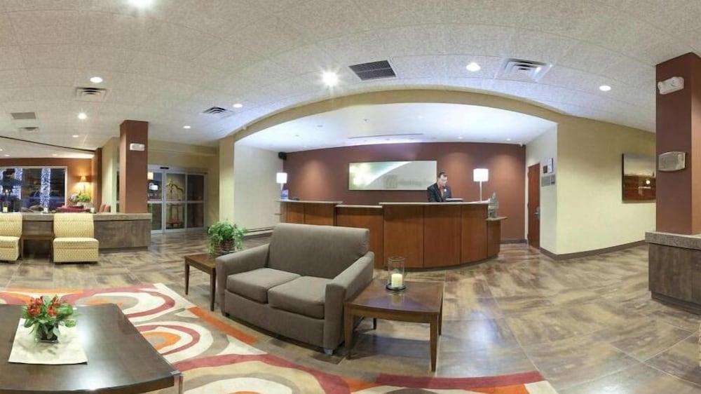 Holiday Inn Express & Suites Phoenix Midtown by IHG photo 2