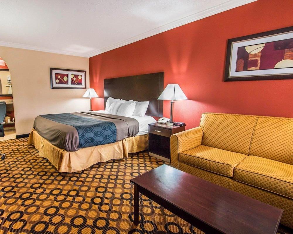 Econo Lodge Richmond Hill photo 12