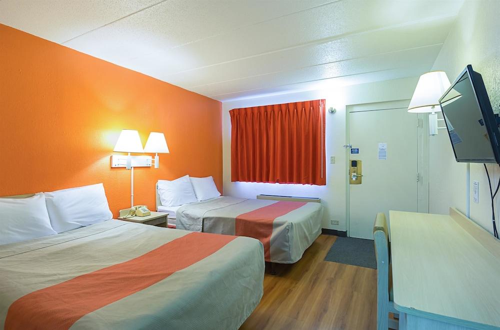 Rodeway Inn Dubuque photo 17