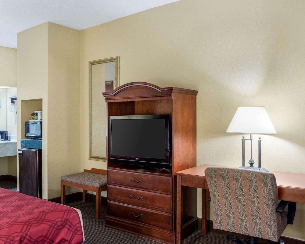 Econo Lodge Greenville photo 8