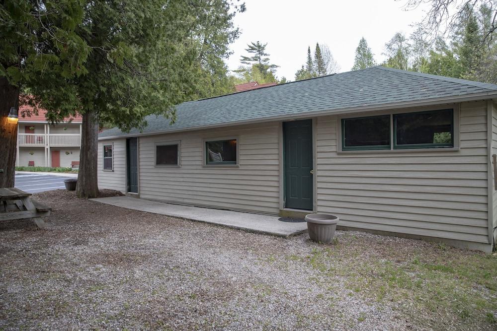 Ridges Inn & Suites photo 48