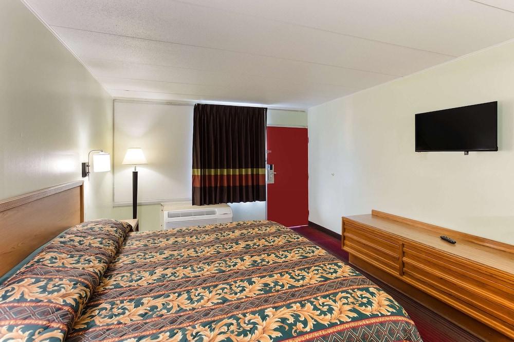 Rodeway Inn South Point photo 23