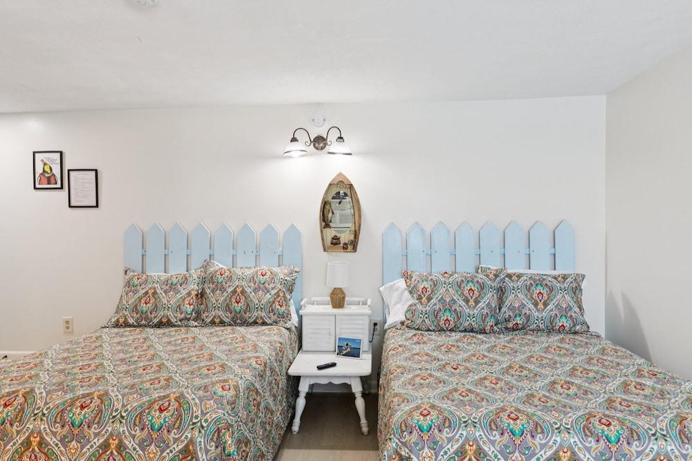 Dave's Last Resort Poolside - Long Stay Discount - Comforting Cabin 2 1 Bedroom Hotel Room photo 4