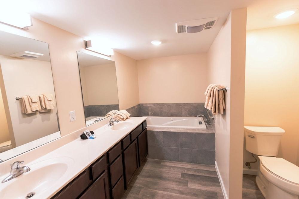 Laurel Point Resort photo 18