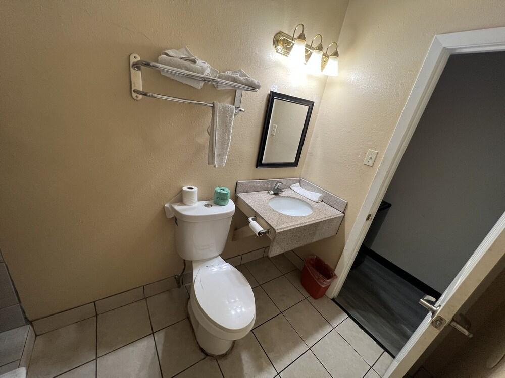 Country Inn-Giddings photo 13