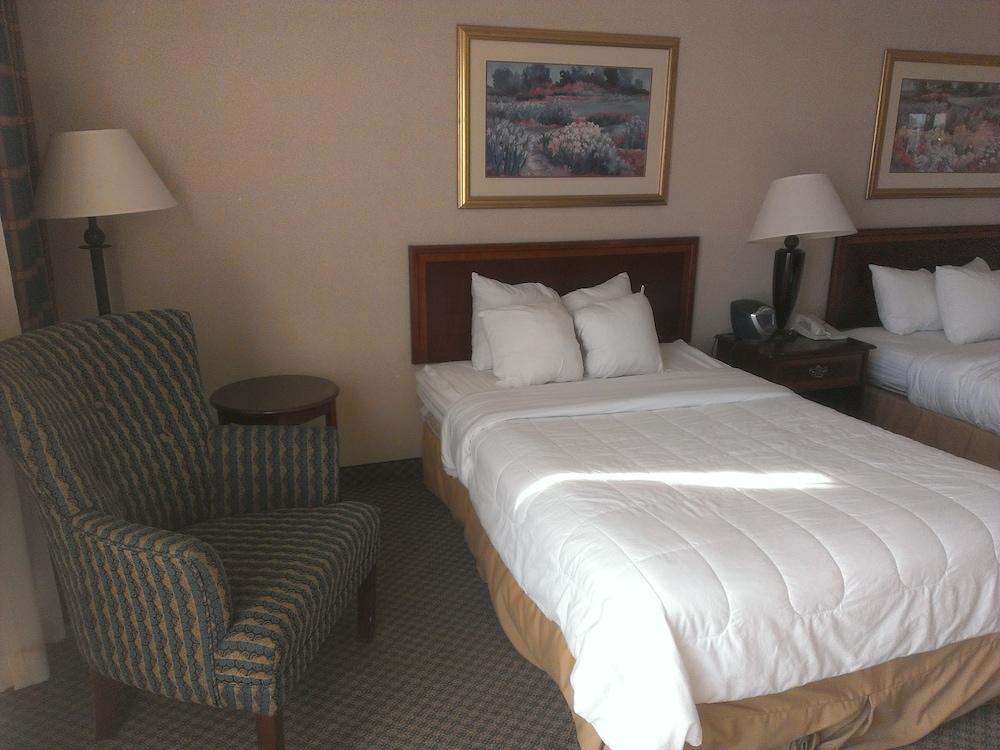 Hotel I-64 Richmond photo 12