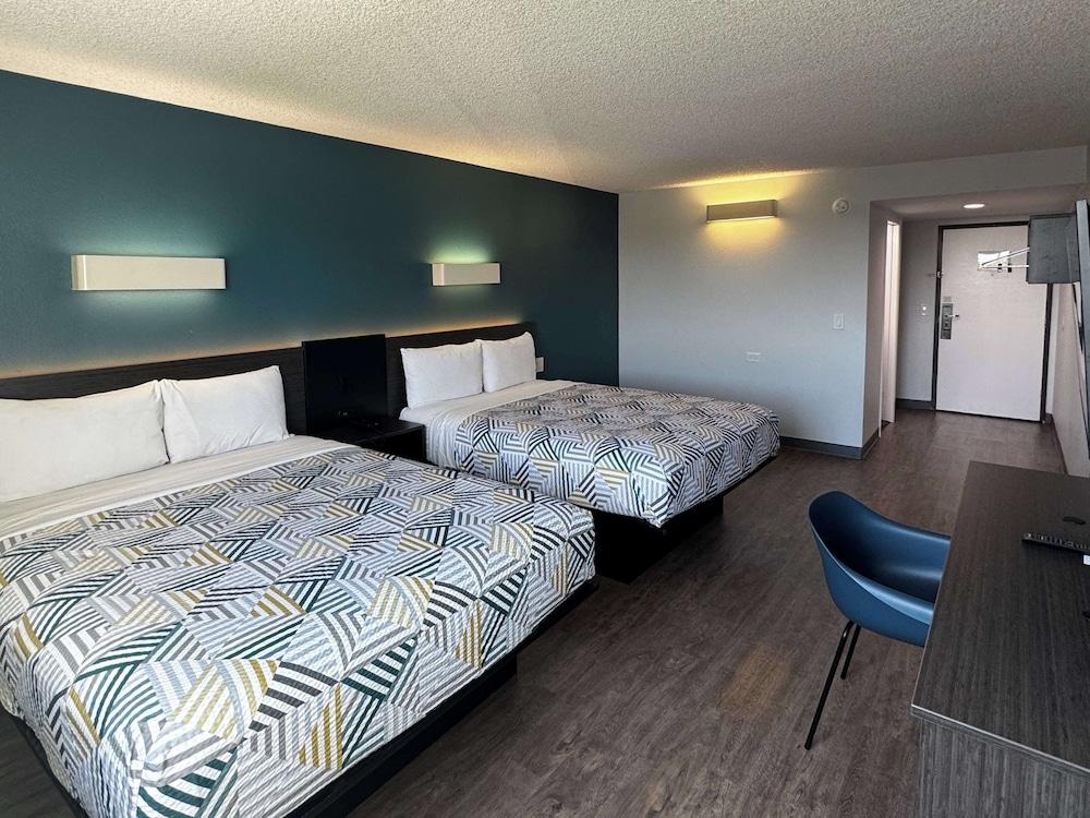 Motel 6 Carson, CA photo 13