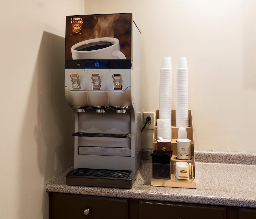 Quality Inn & Suites photo 27
