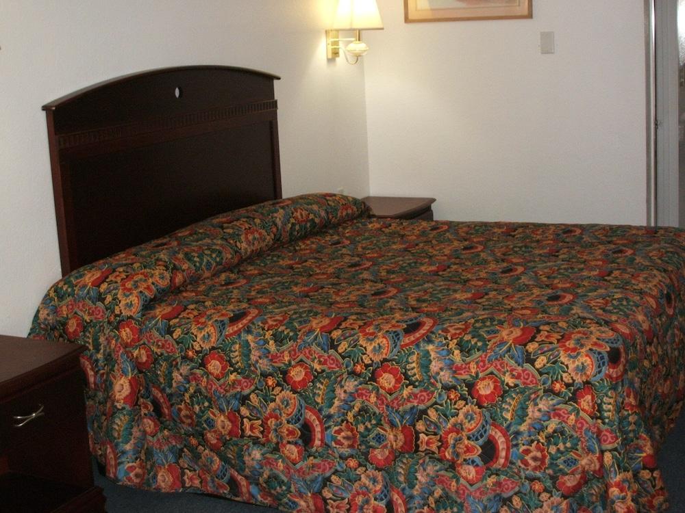 camlot inn motel photo 3