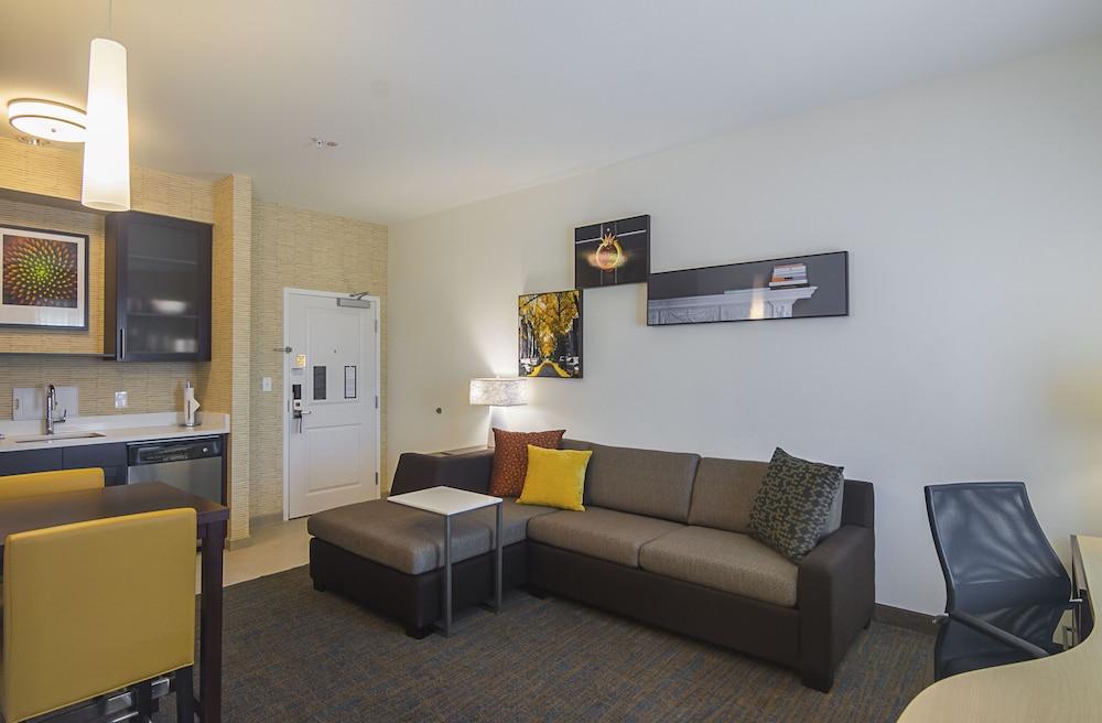 Residence Inn by Marriott Denton photo 9