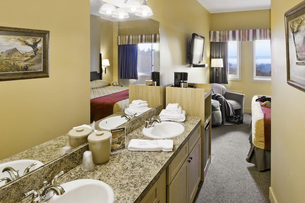 Steele Hill Resorts photo 75