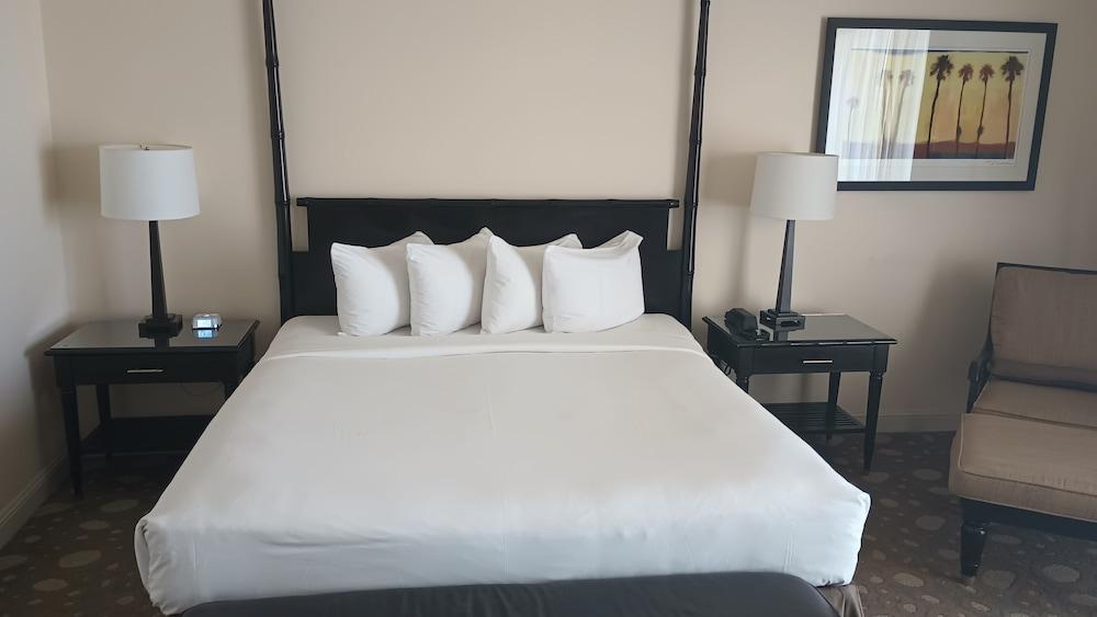 Private Residences at the Atlantic Resort and Spa photo 39