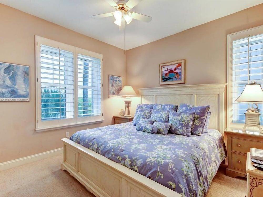 81-ocean-place photo 2