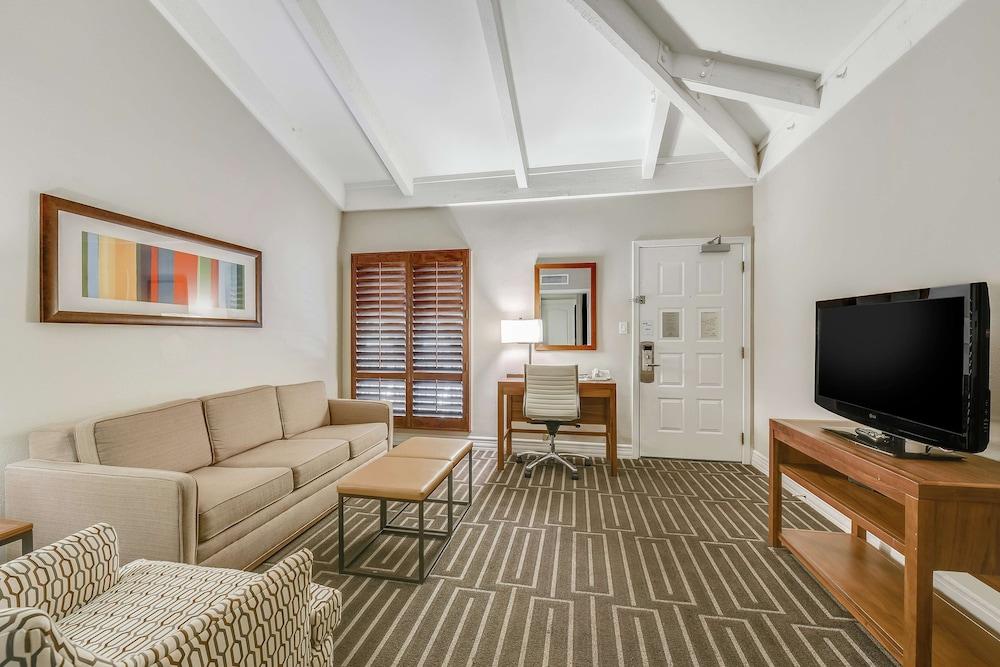 Hilton Phoenix Tapatio Cliffs Resort photo 10