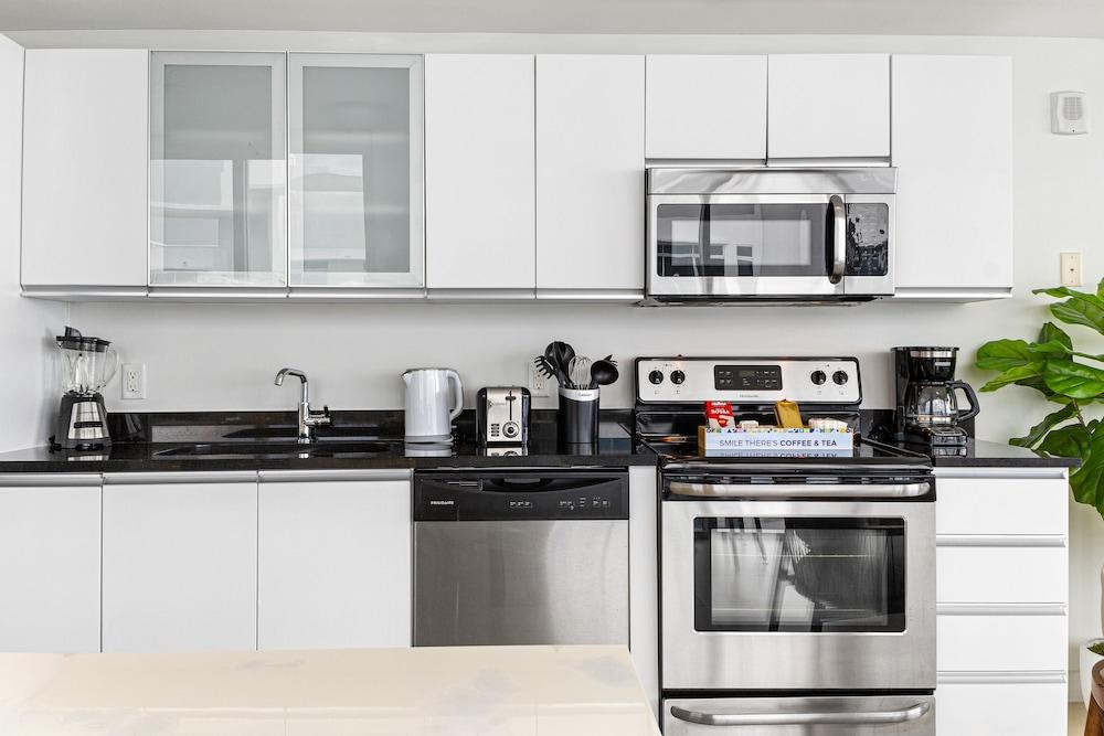 Dharma Home Suites Miami at Monte Carlo photo 59