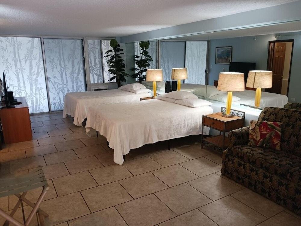 Diamond Head Beach Hotel photo 45