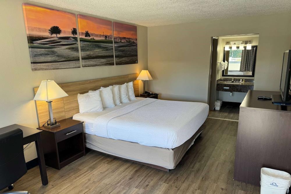 Days Inn by Wyndham Brooksville/Dade City photo 7