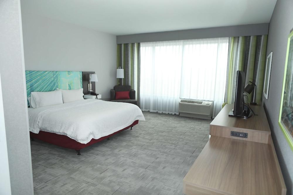 Hampton Inn & Suites Burlington photo 20