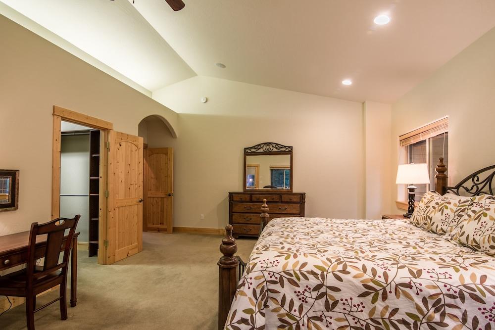 Pineview Lodge photo 41