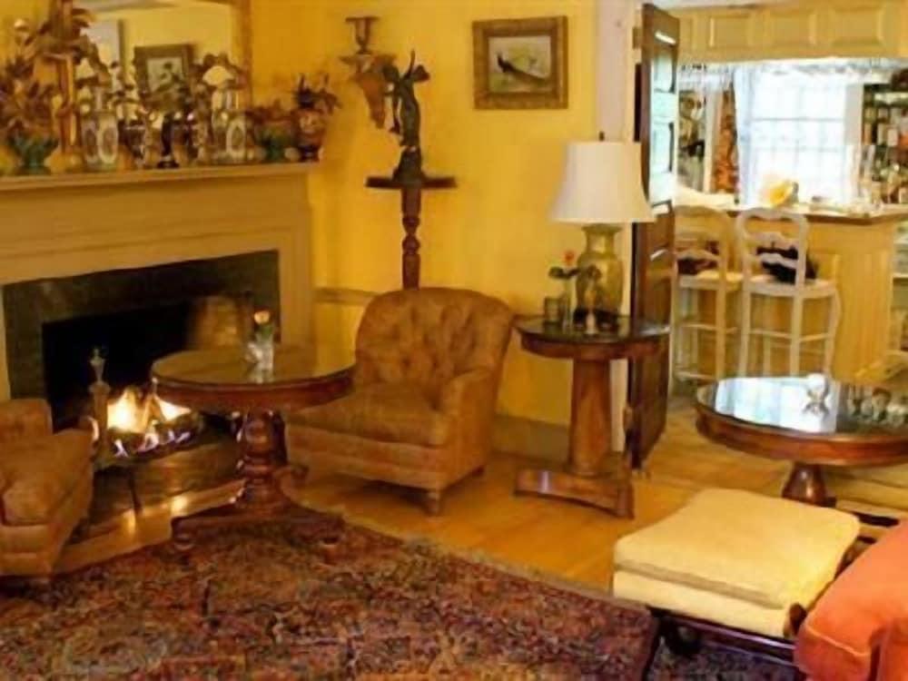 Bee and Thistle Inn photo 32