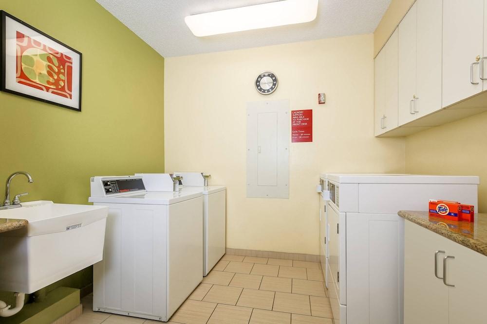 Sonesta Simply Suites Houston Brookhollow photo 16