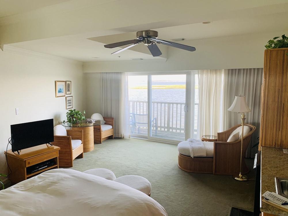 Lighthouse Club Hotel photo 34