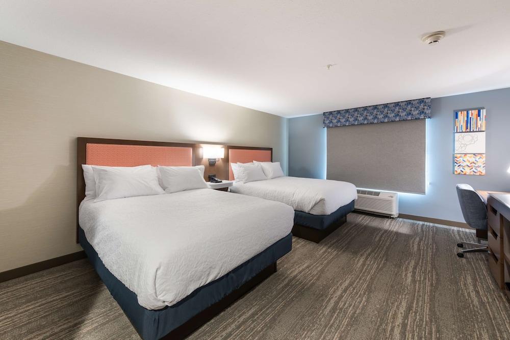 Hampton Inn Niles photo 13