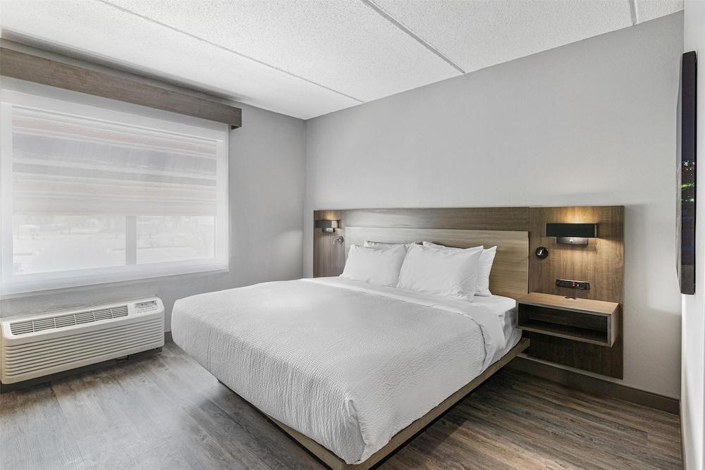 Best Western Plus Savannah Gateway photo 2