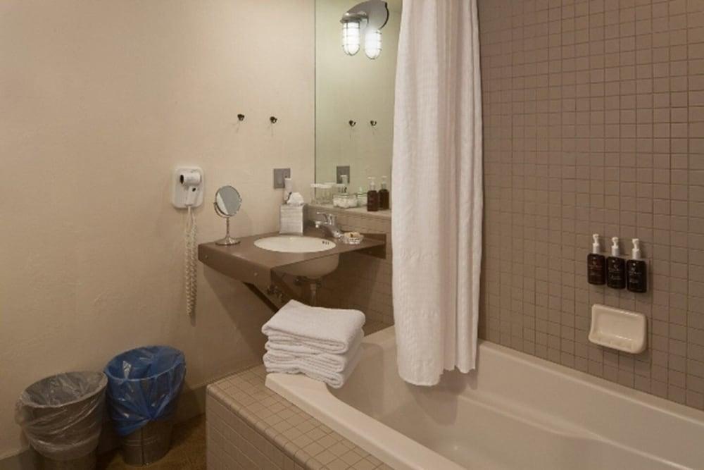 PlumpJack Inn photo 18