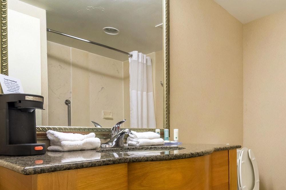 Quality Inn Lumberton North photo 22
