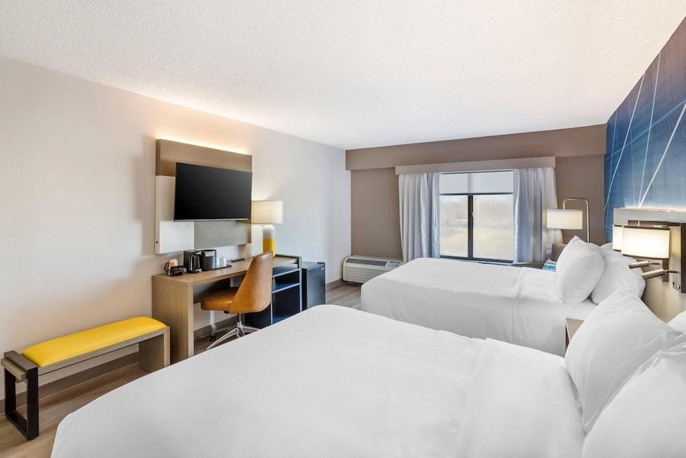 Comfort Inn & Suites Arlington Heights - Buffalo Grove photo 15