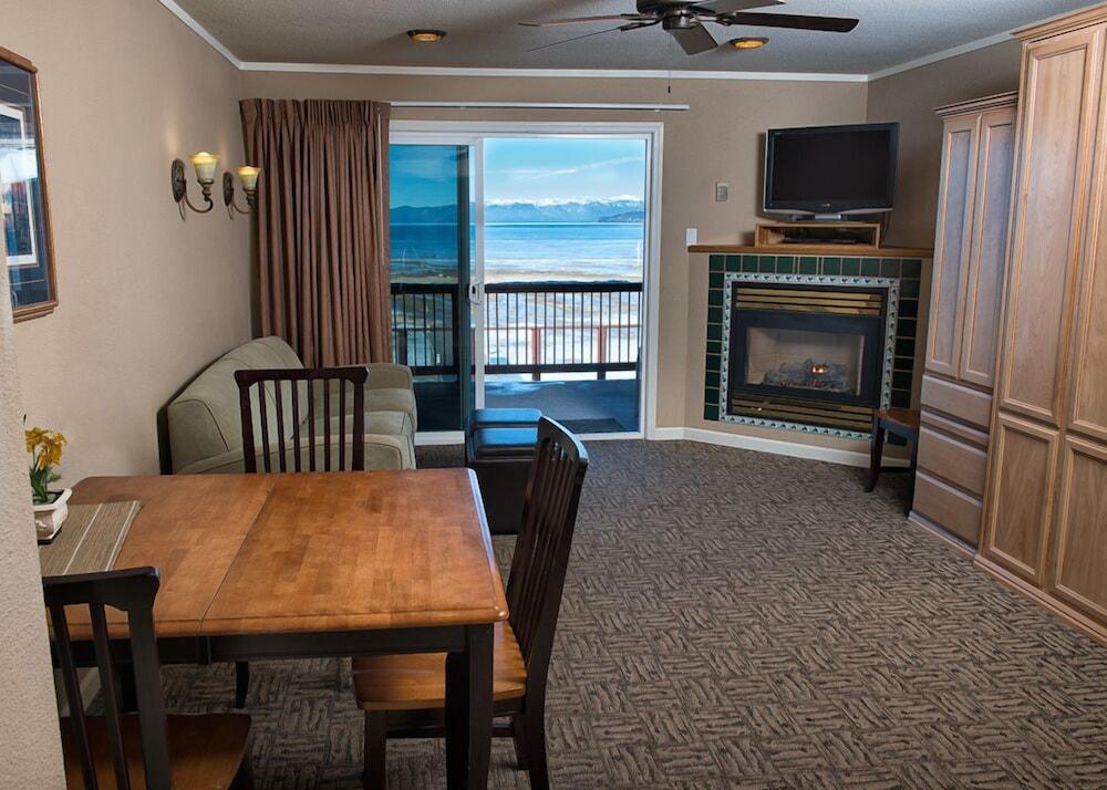 Beachcomber Inn photo 48