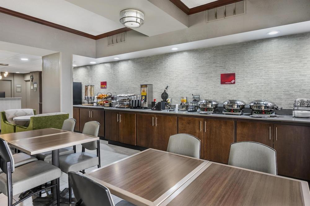 Best Western Plus Indianapolis NW Hotel photo 27
