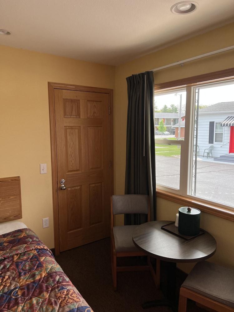 All Star Inn & Suites photo 27