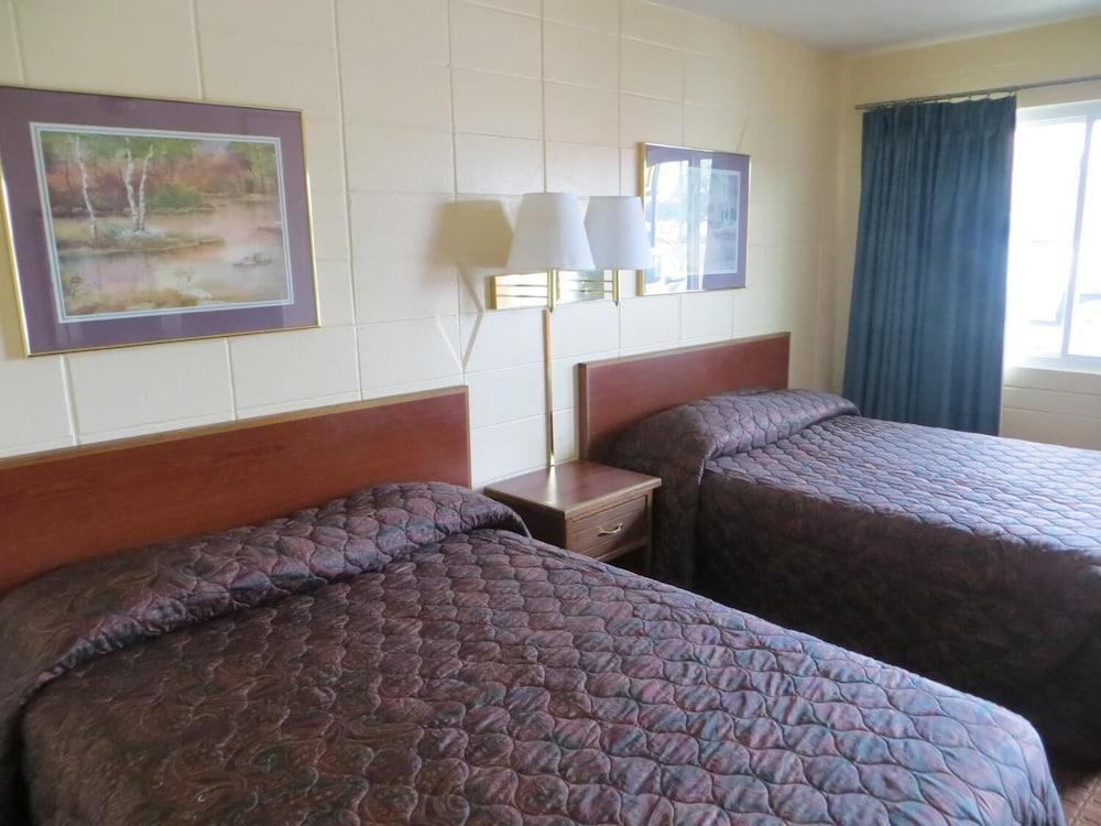 Broadway Inn photo 4