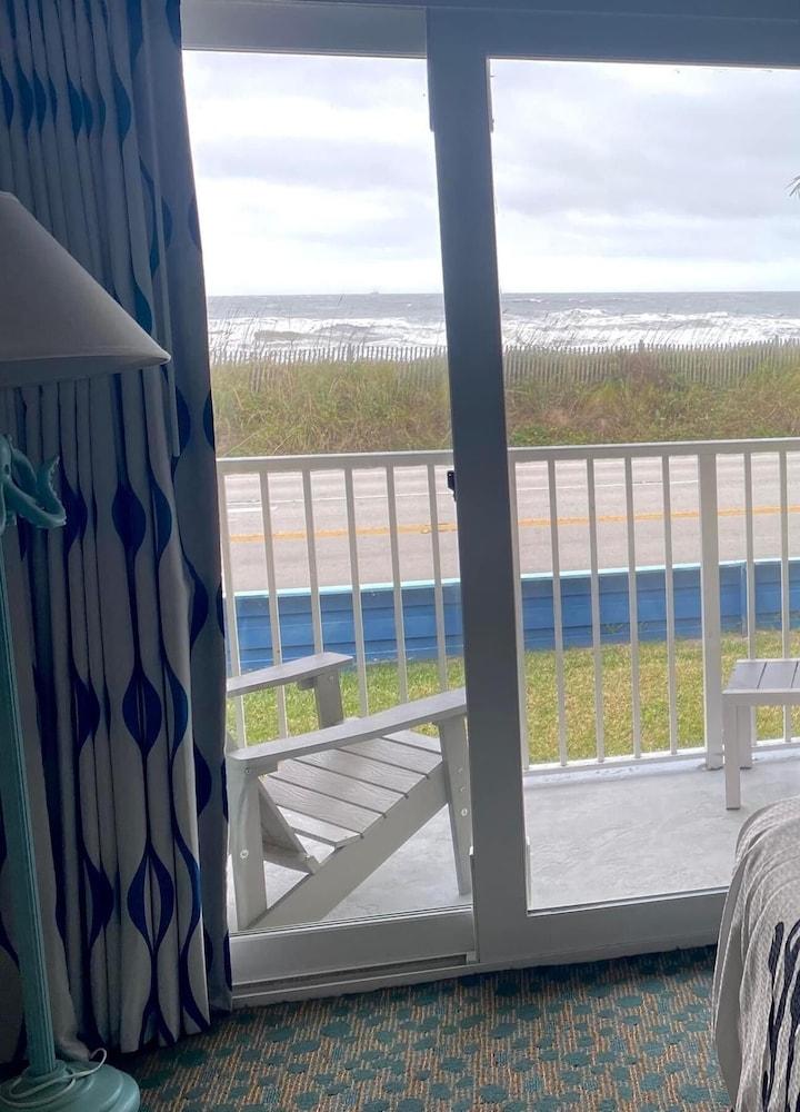 Ocean Sands Beach Boutique Inn - 1 Acre Private Beach photo 2