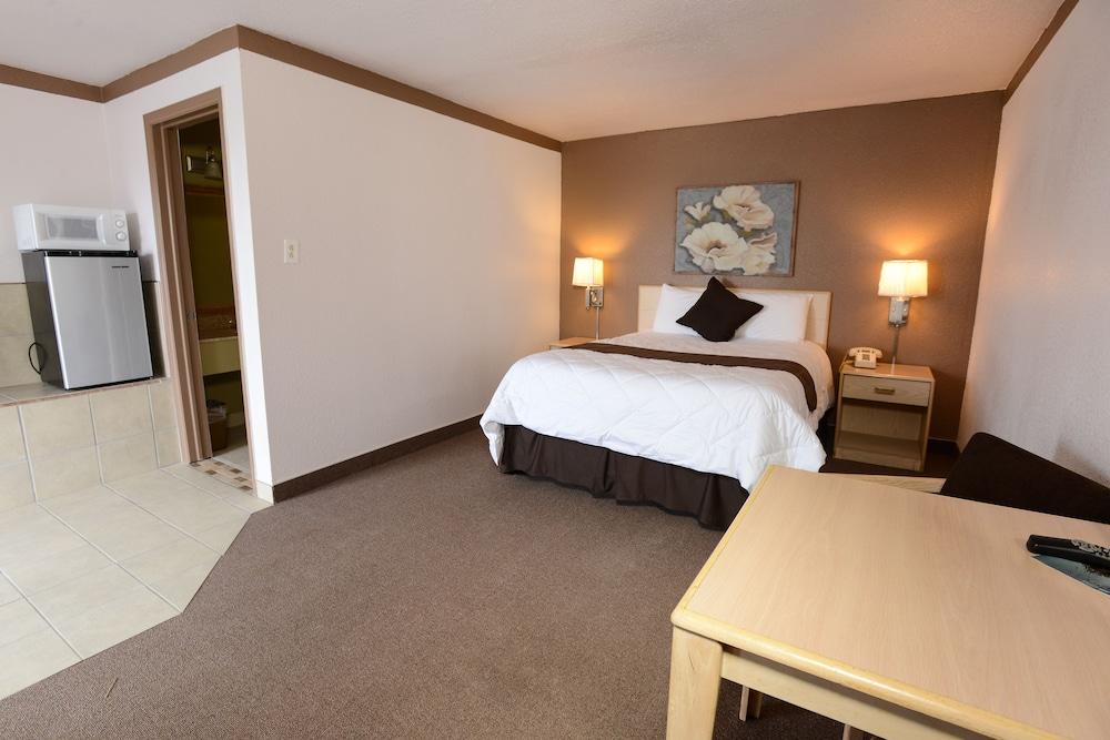 Burlington Inn photo 13