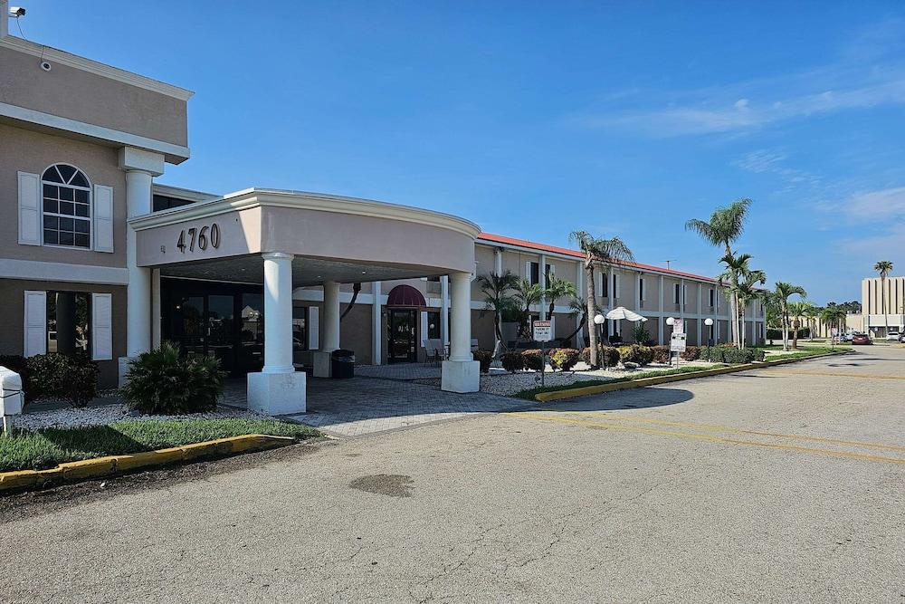 Quality Inn Fort Myers Cape Coral photo 1