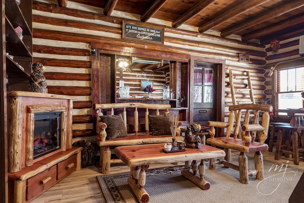 Log Cabin Inn photo 3