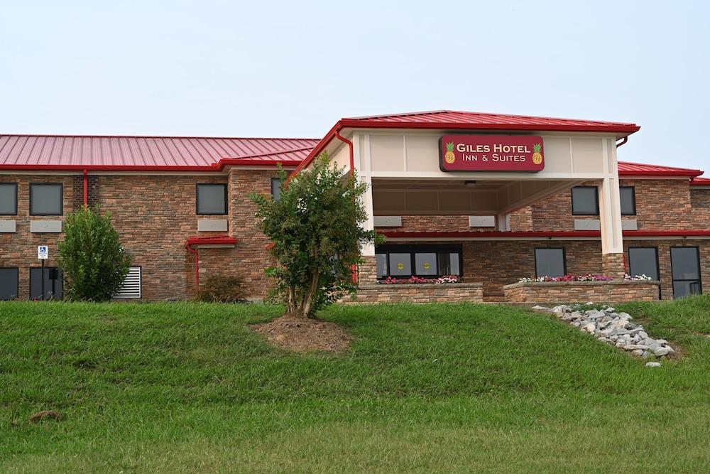Giles Hotel Inn & Suites photo 33