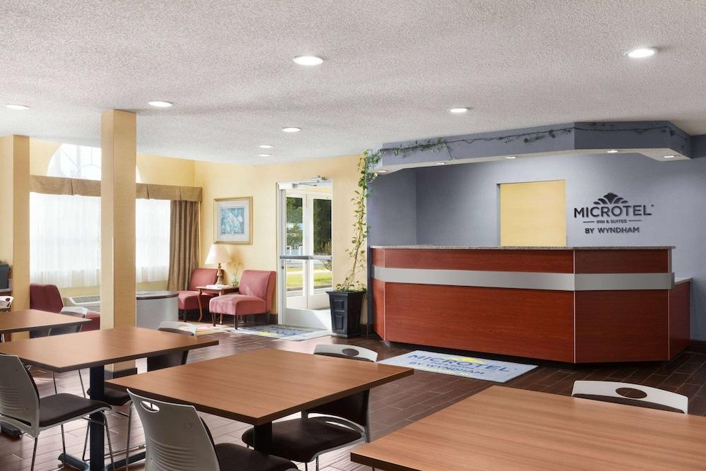 Microtel Inn & Suites by Wyndham Thomasville/High Point/Lexi photo 13