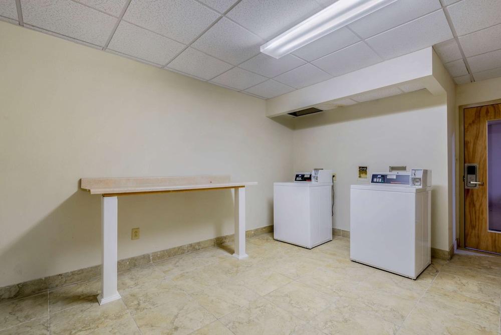 Quality Inn & Suites New Hartford - Utica photo 30