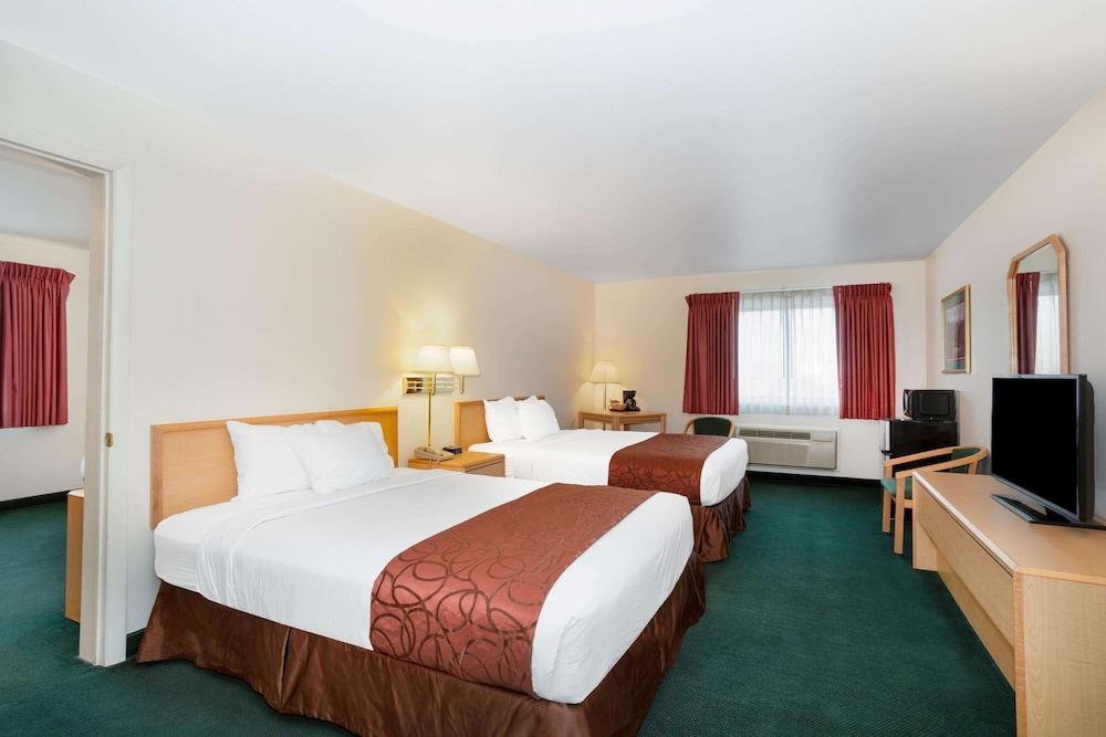 Inn at Lander, Travelodge by Wyndham photo 25